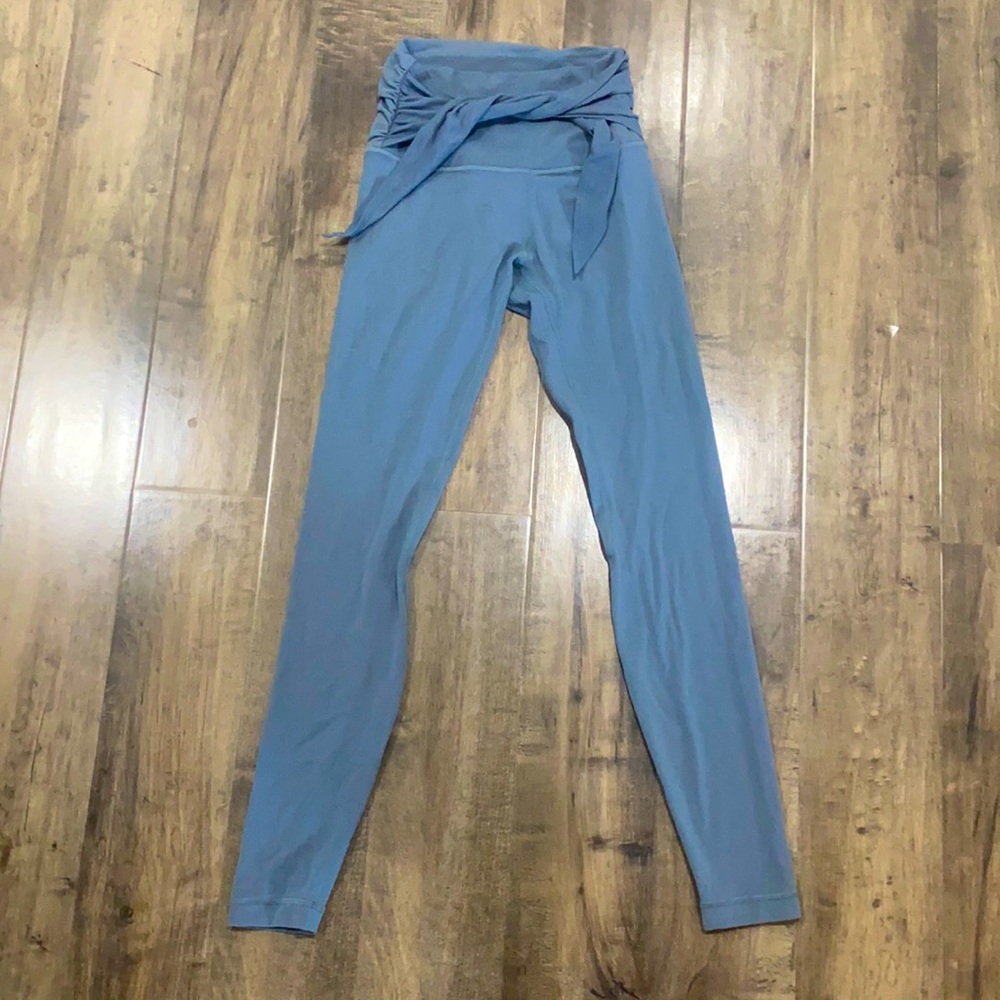 LULULEMON yoga align leggings